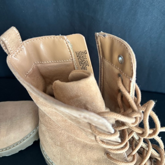 Women's Tan Lace-Up Boots 6.5 - Picture 4 of 8